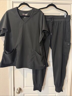 Grey's Anatomy Women's Scrub Set - Black